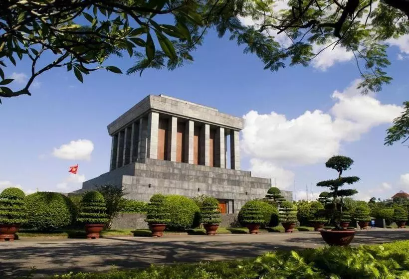 هتل Helios Legend