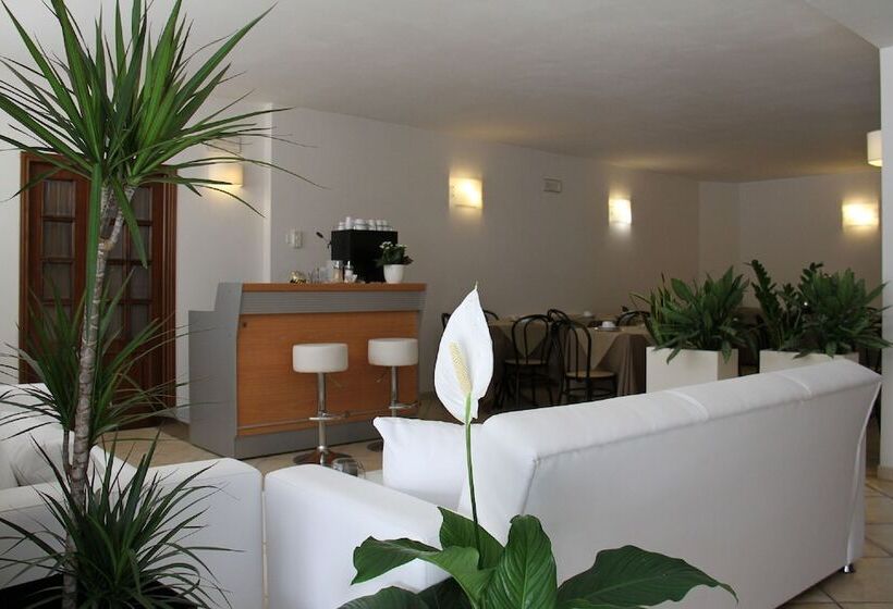 Отель I Platani