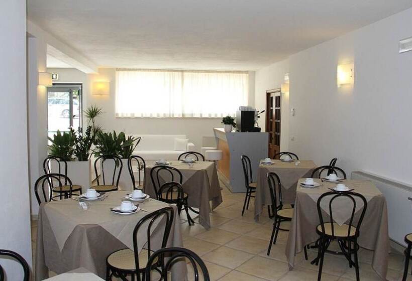 Отель I Platani