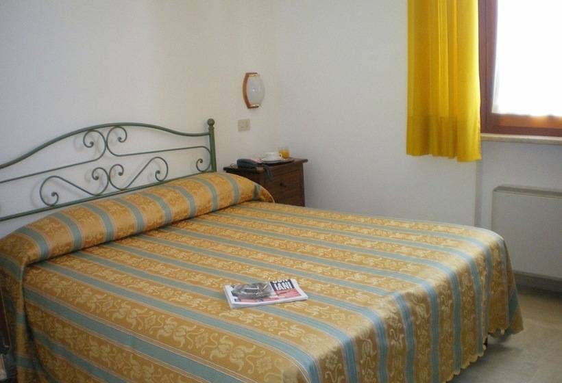 Отель I Platani