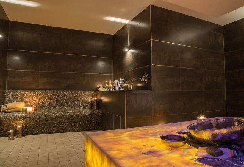 L Arrivée Hotel & Spa