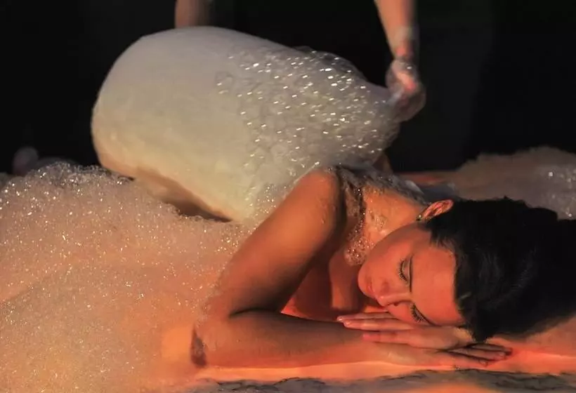 L Arrivée Hotel & Spa