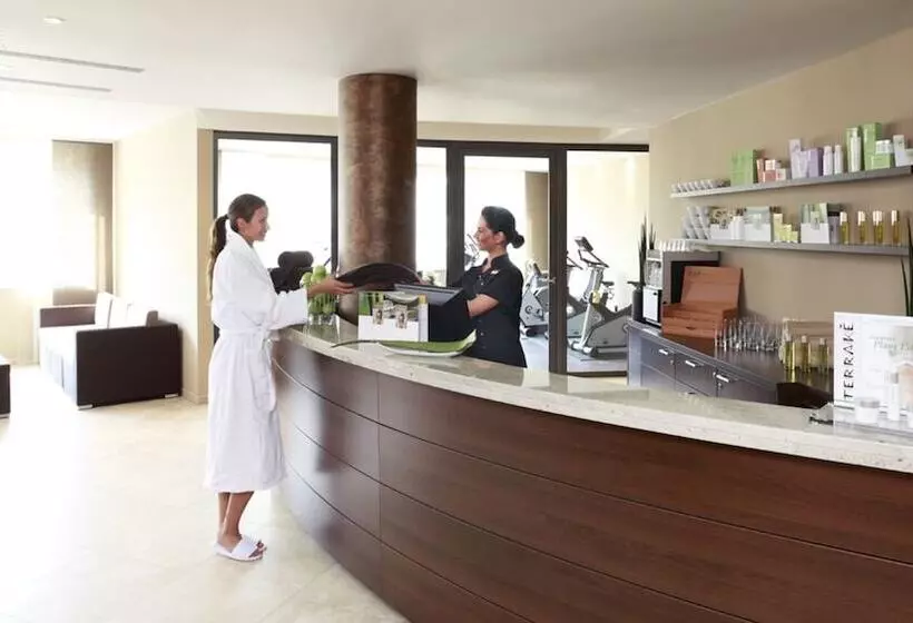 L Arrivée Hotel & Spa