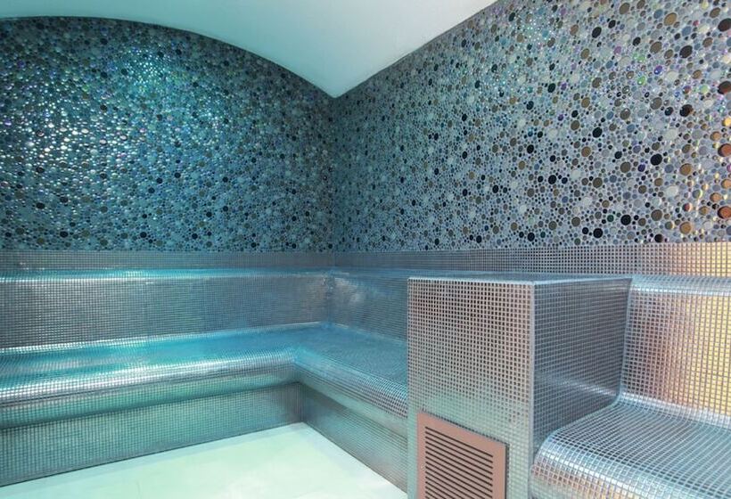 L Arrivée Hotel & Spa