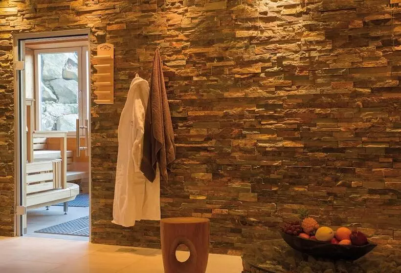 L Arrivée Hotel & Spa