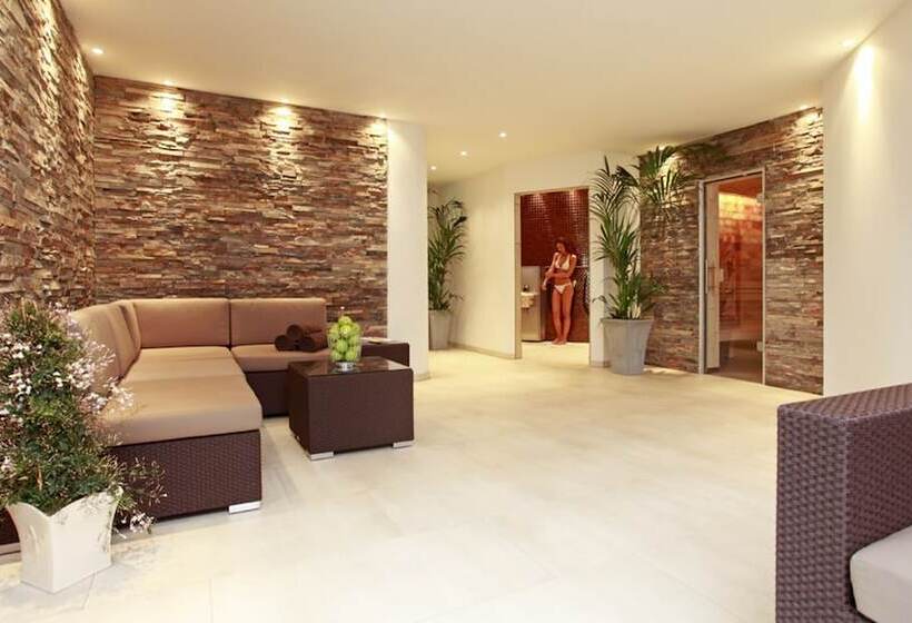 L Arrivée Hotel & Spa