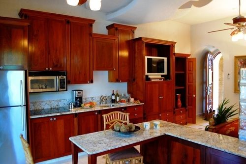 酒店 Parrot Tree Beach Resort