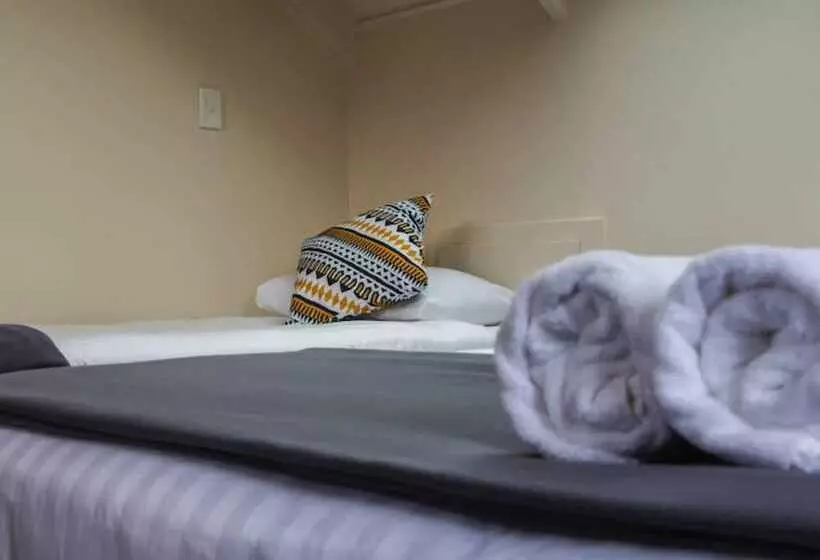 בית מלון כפרי Rainforest Retreat