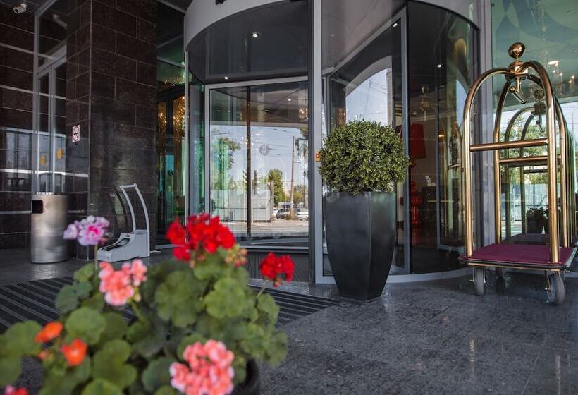 호텔 Ramada By Wyndham Kazan City Center