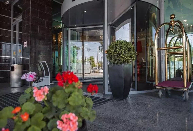 호텔 Ramada By Wyndham Kazan City Center