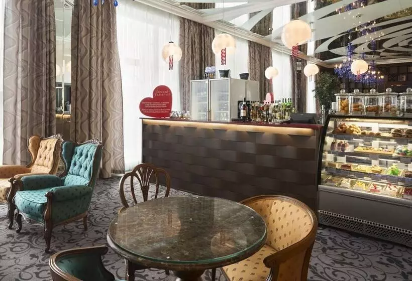 호텔 Ramada By Wyndham Kazan City Center