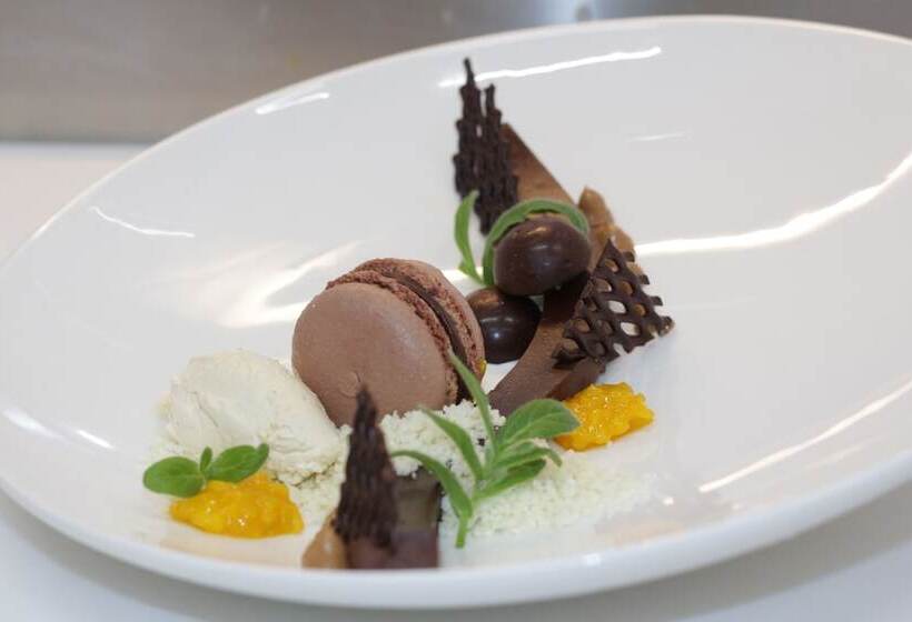 호텔 Ramada By Wyndham Kazan City Center