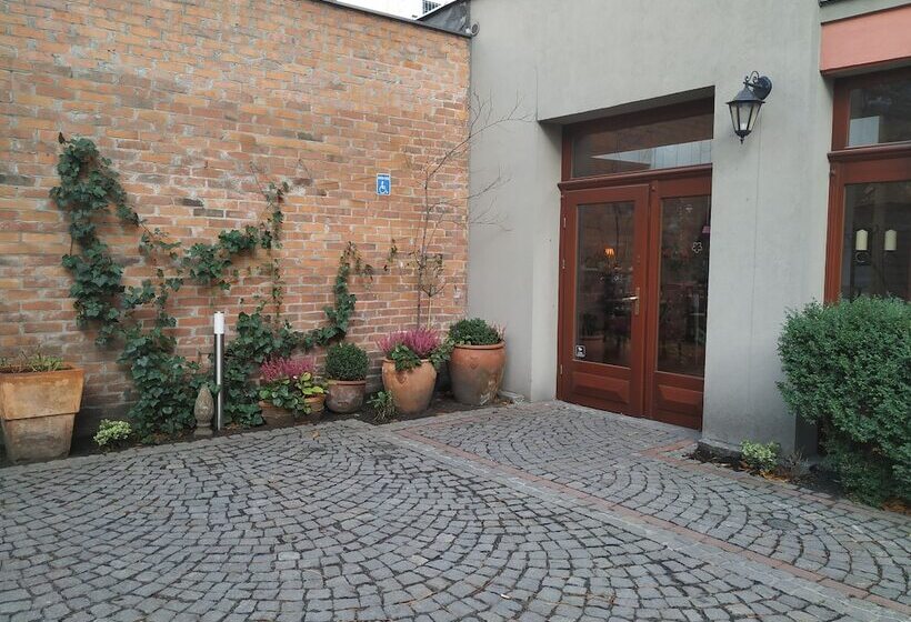 فندق Stare Miasto Old Town