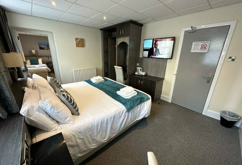 בית מלון כפרי The Port