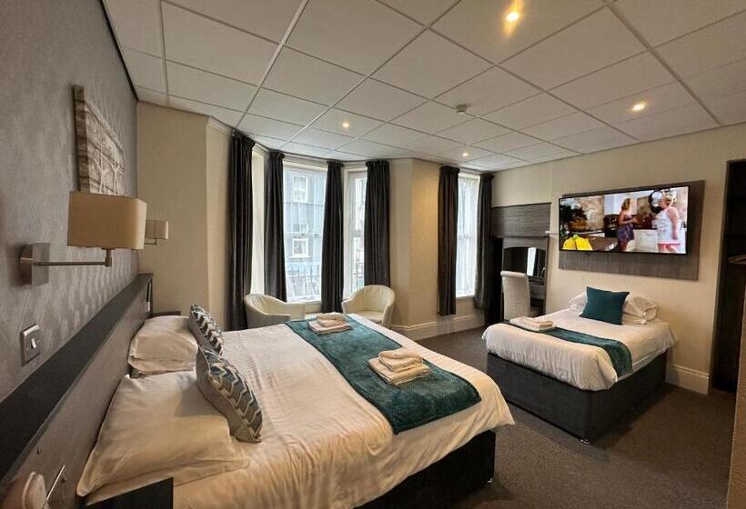 בית מלון כפרי The Port