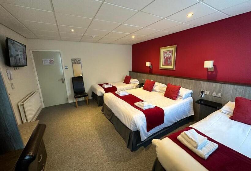 בית מלון כפרי The Port