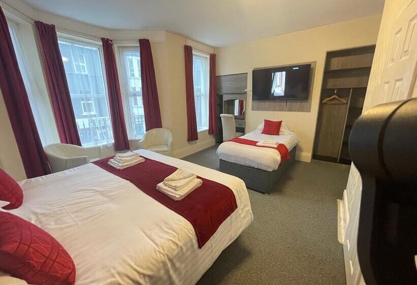 בית מלון כפרי The Port