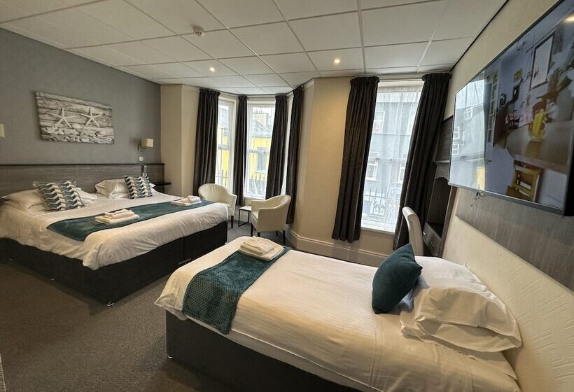 בית מלון כפרי The Port