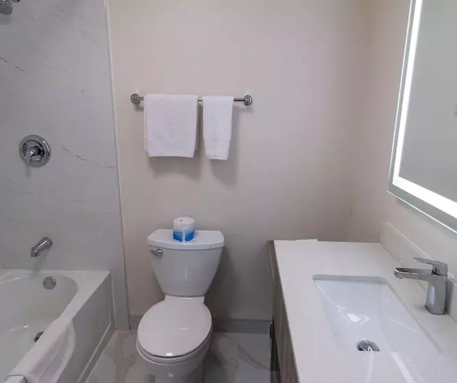 מוטל Borden Inn And Suites