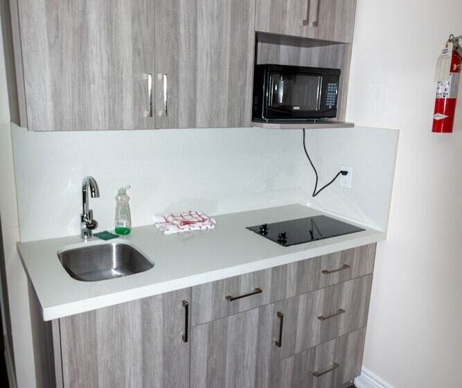 Мотель Borden Inn And Suites