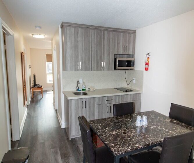 Мотель Borden Inn And Suites