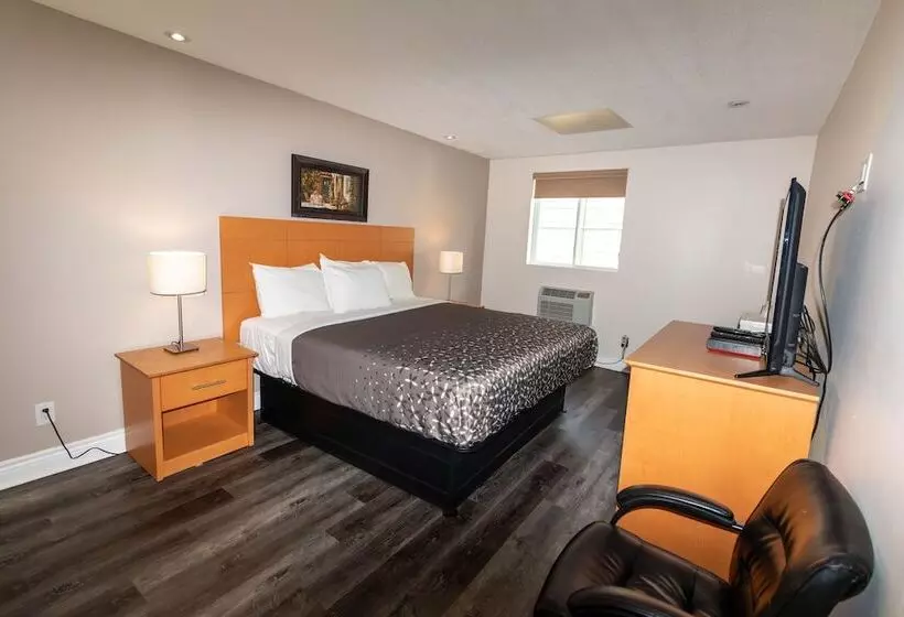 מוטל Borden Inn And Suites