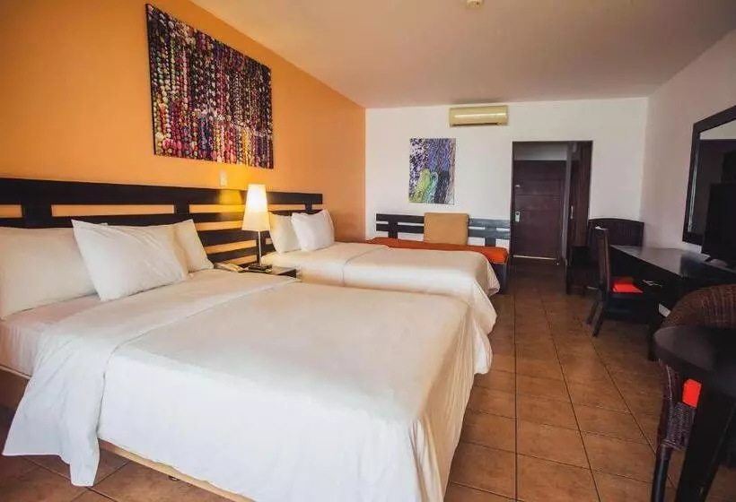 منتجع Royal Decameron Mompiche   All Inclusive