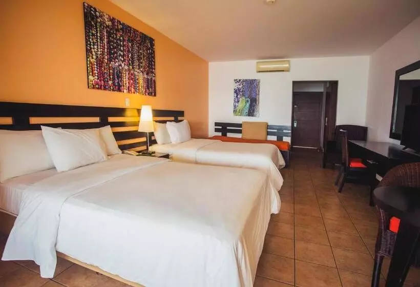 منتجع Royal Decameron Mompiche   All Inclusive