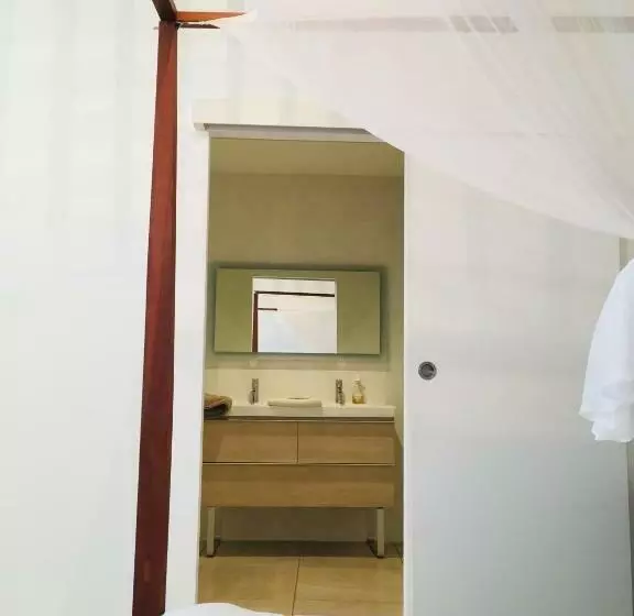 ペンション Ferme St Pierre 2 Suites Avec Piscine, Clim, Repas, Cheminée Ou Baignoire Spa