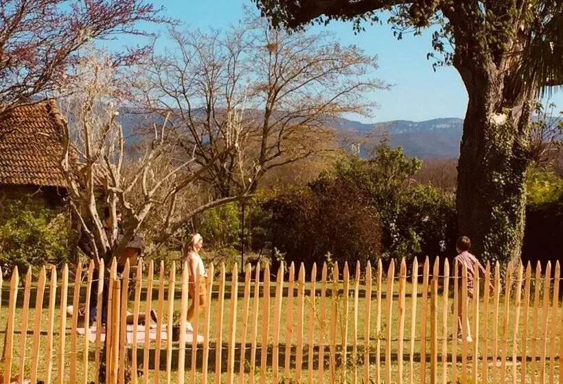 ペンション Ferme St Pierre 2 Suites Avec Piscine, Clim, Repas, Cheminée Ou Baignoire Spa