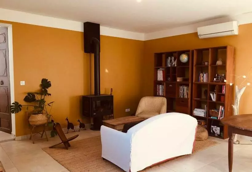 ペンション Ferme St Pierre 2 Suites Avec Piscine, Clim, Repas, Cheminée Ou Baignoire Spa