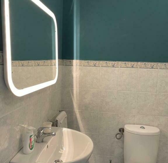 بنسيون Spaziosa Camera Con Letto Alla Francese E Balcone A 500 Mt Dal Mare