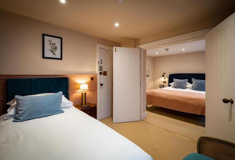 פנסיון The White House