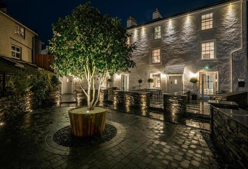 פנסיון The White House