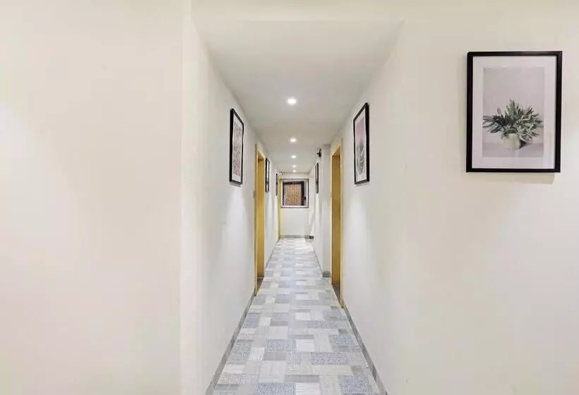 Fabhotel Oasis Yellow Courtyard