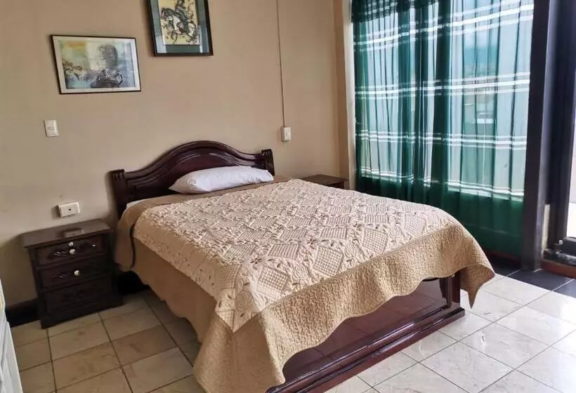 Hotel 4 Rios