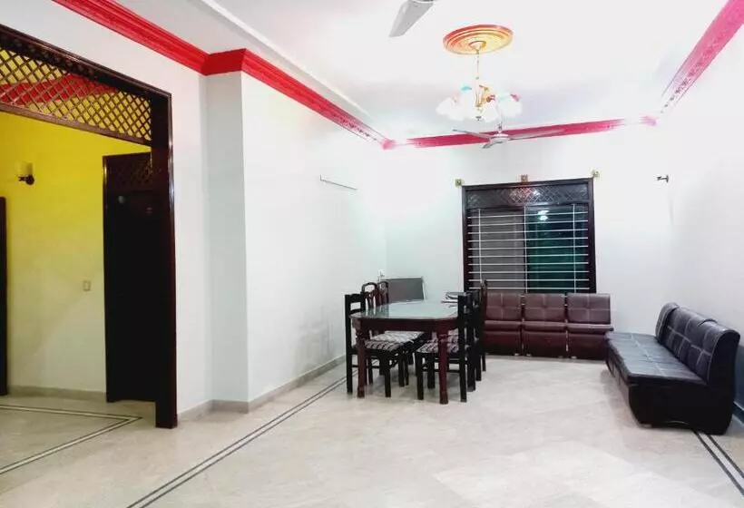 هتل Cosy Inn Guest House