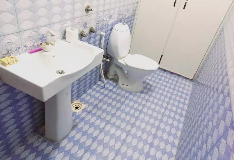 هتل Cosy Inn Guest House