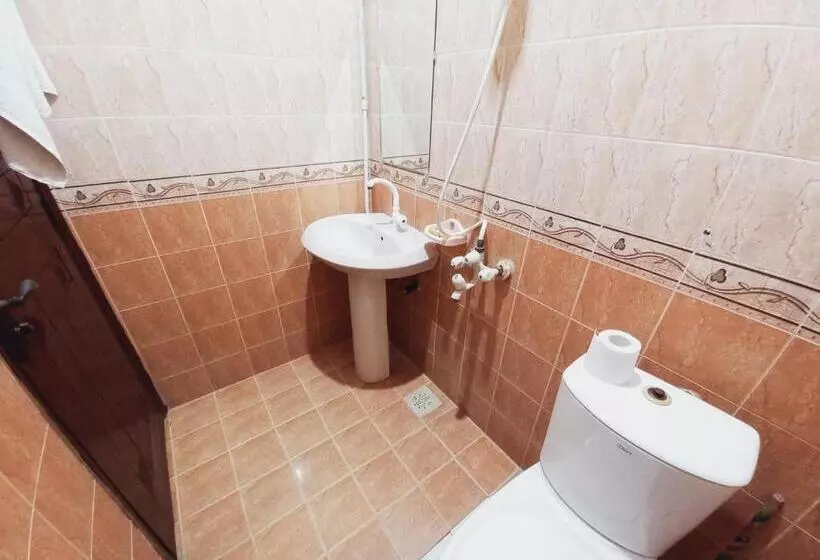 هتل Cosy Inn Guest House