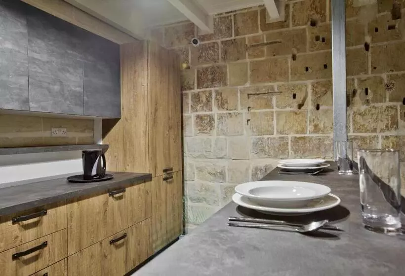 پانسیون Chateau La Vallette   Grand Master S Suite