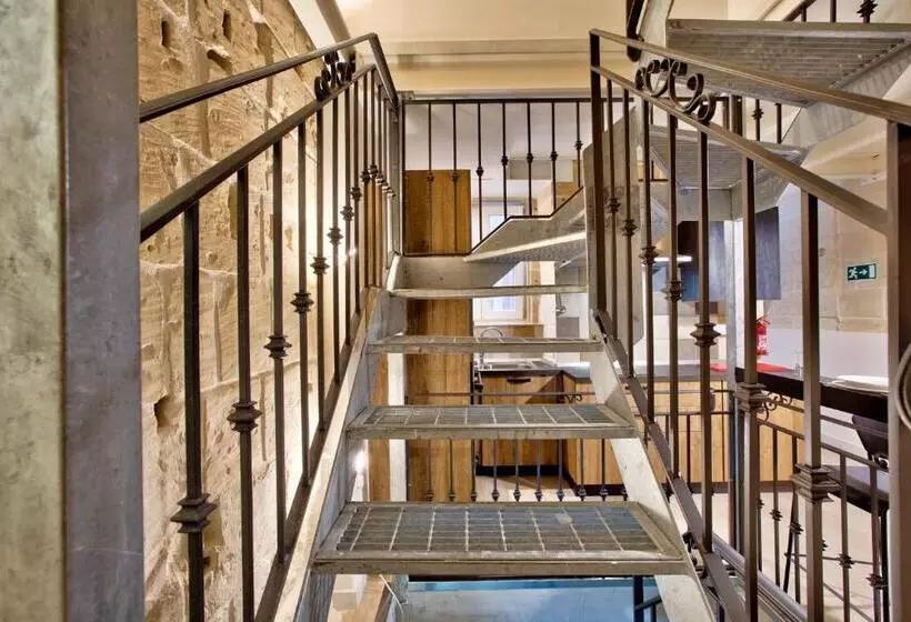 پانسیون Chateau La Vallette   Grand Master S Suite