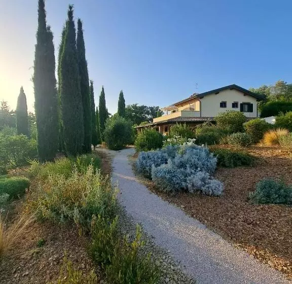 Aamiaismajoitus (B&B) Casale Terre Rosse Garden