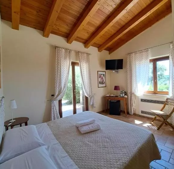 Aamiaismajoitus (B&B) Casale Terre Rosse Garden