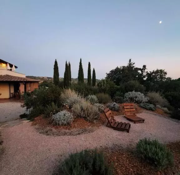 Aamiaismajoitus (B&B) Casale Terre Rosse Garden