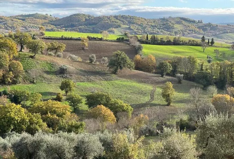Aamiaismajoitus (B&B) Casale Terre Rosse Garden