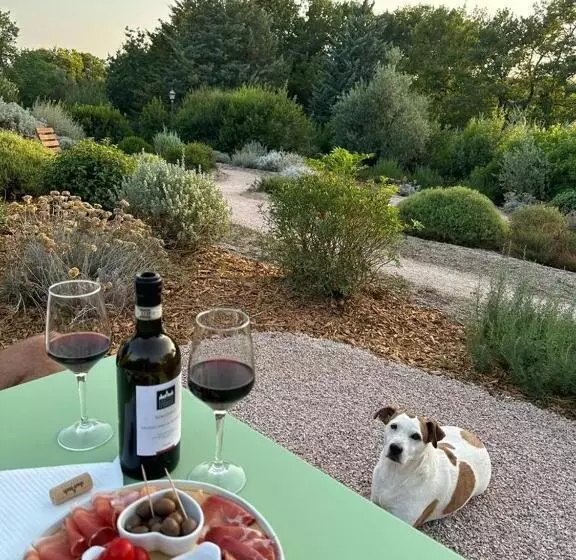Aamiaismajoitus (B&B) Casale Terre Rosse Garden