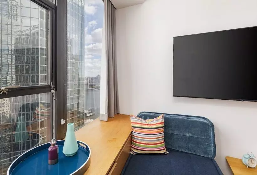 Placemakr Wall Street