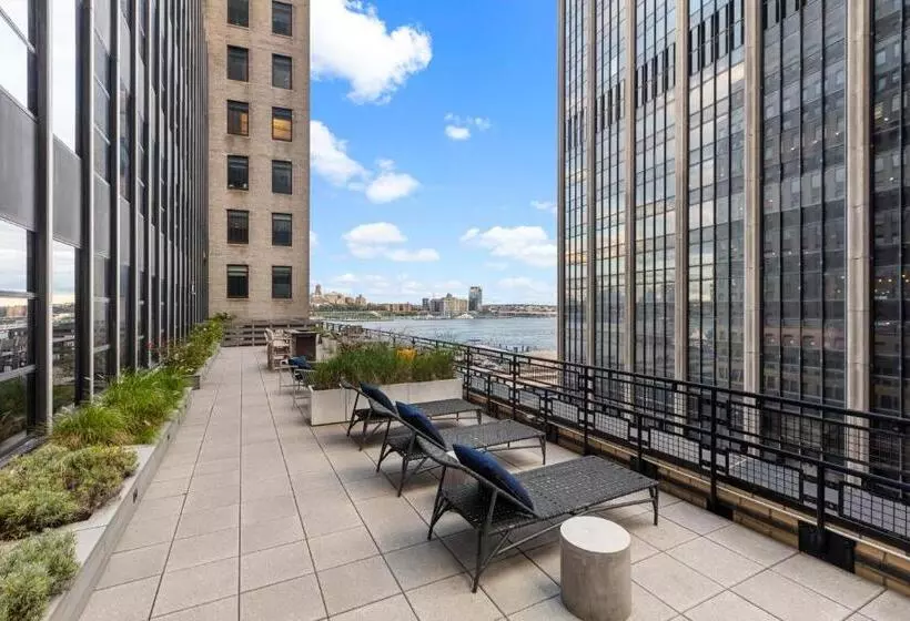 Placemakr Wall Street