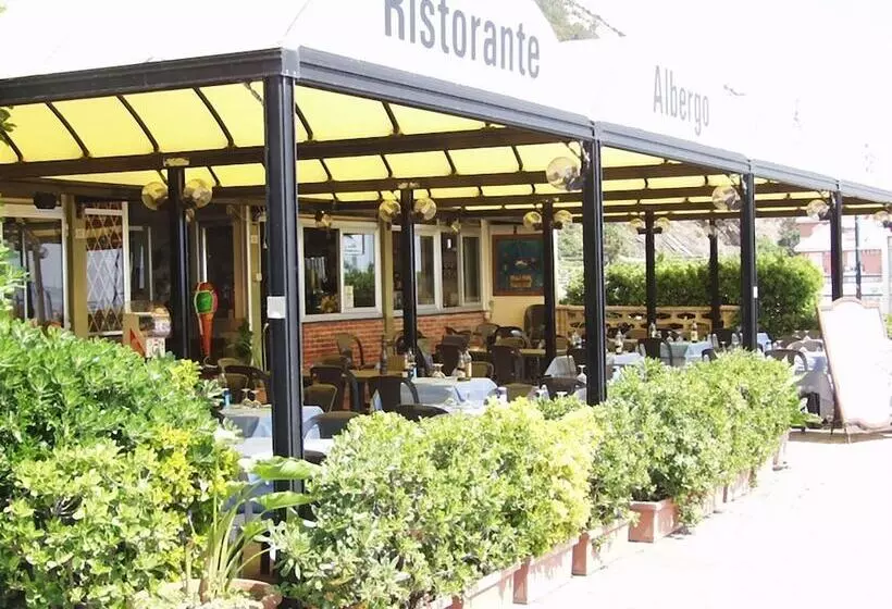 هتل Albergo La Lampara