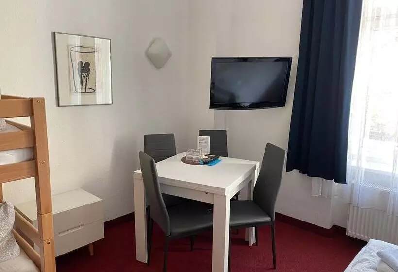 هتل Bornholmer Hof Im Prenzlauer Berg